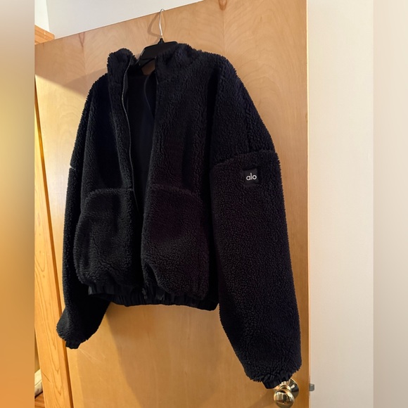 Alo Yoga Reversible Coat New Condition - Picture 3 of 15